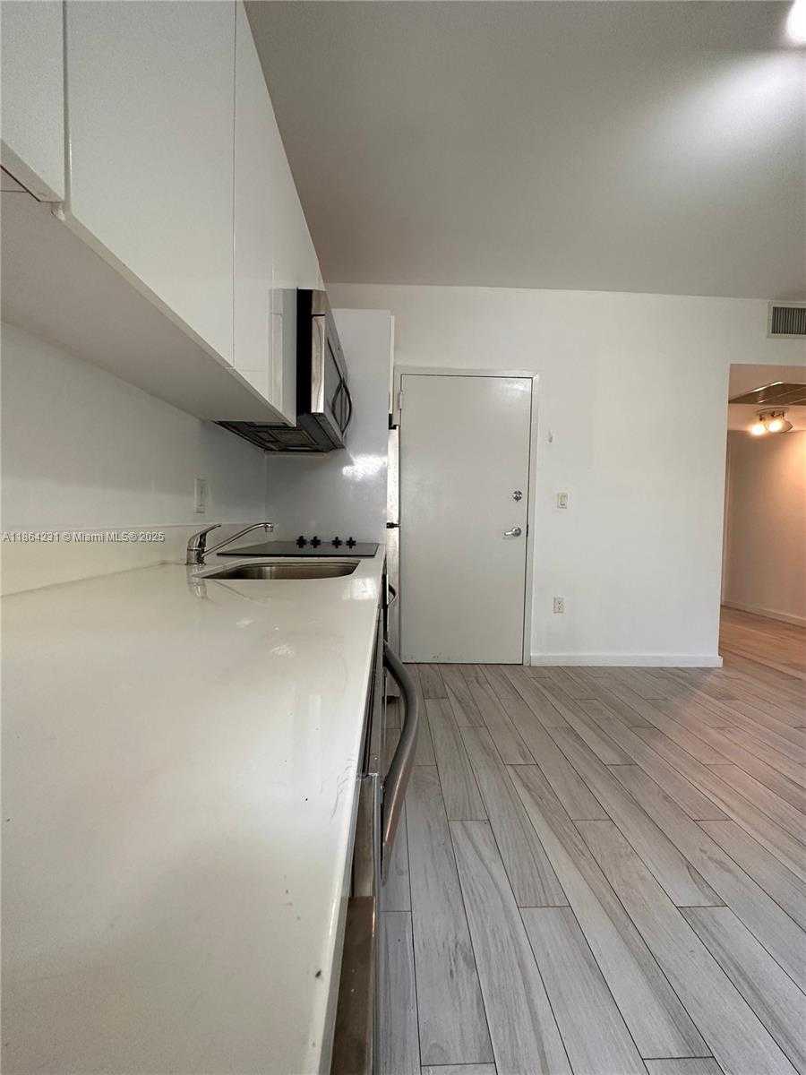 Small Image of 1450 MERIDIAN AVE #103, Miami Beach Number 4