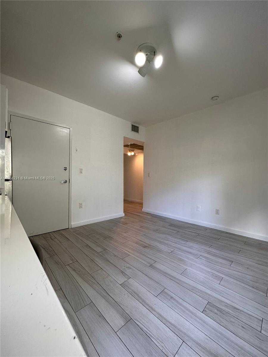 Small Image of 1450 MERIDIAN AVE #103, Miami Beach Number 5
