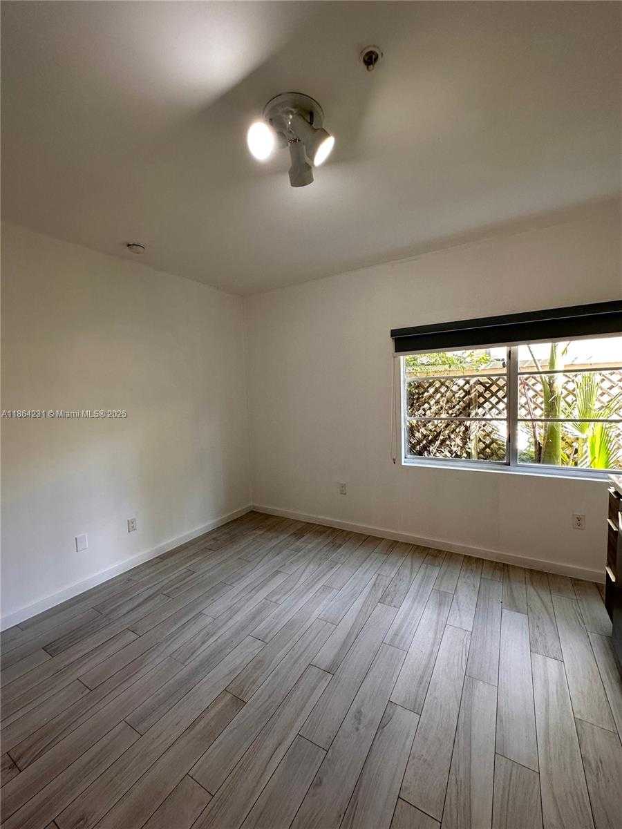 Small Image of 1450 MERIDIAN AVE #103, Miami Beach Number 6
