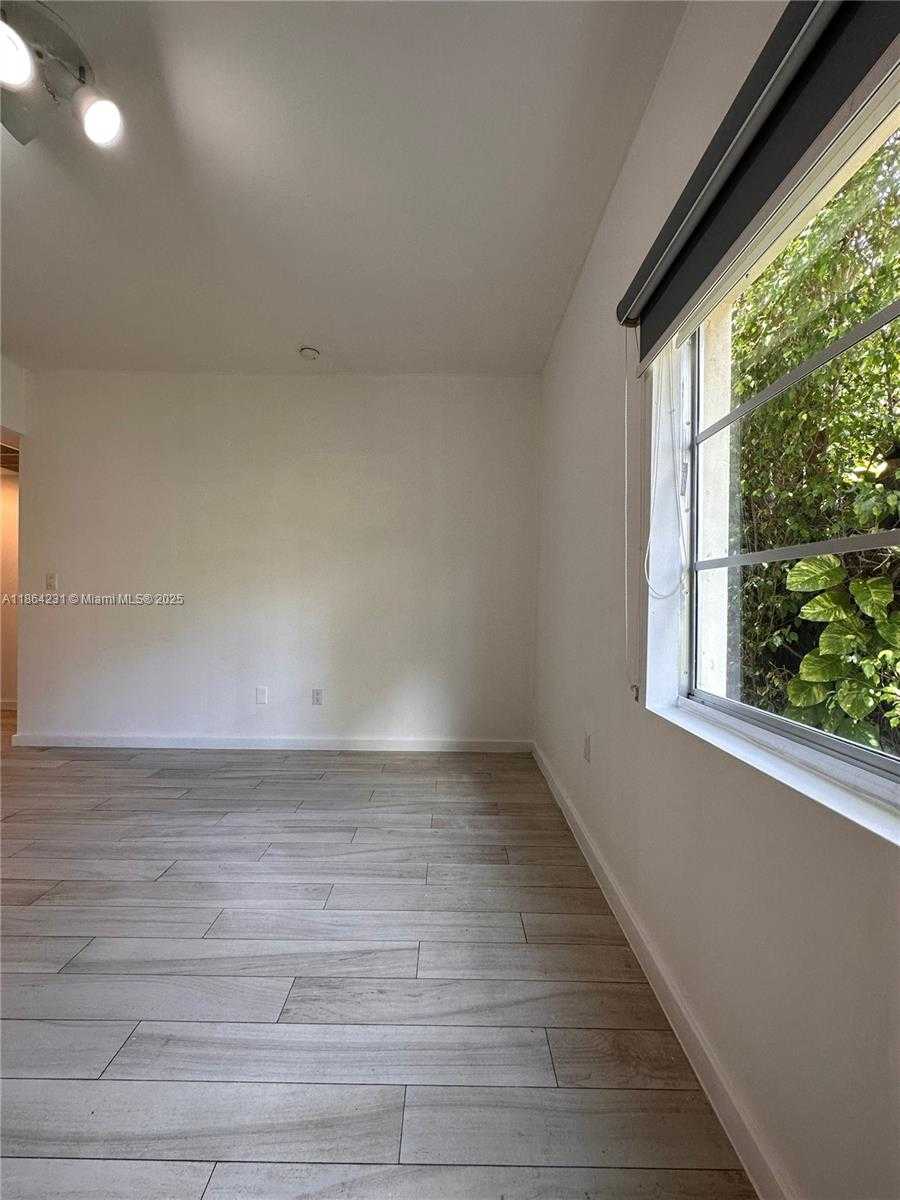 Small Image of 1450 MERIDIAN AVE #103, Miami Beach Number 7