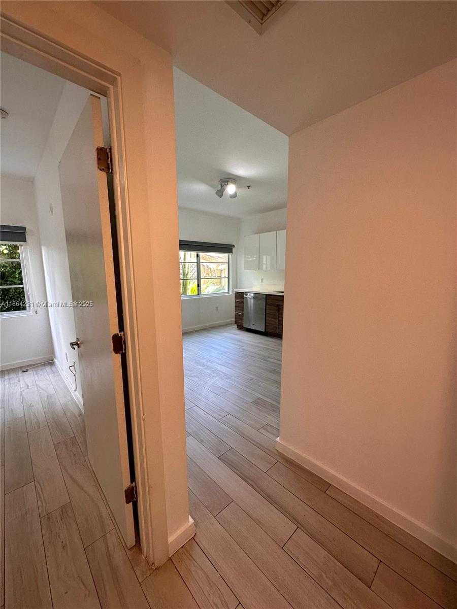 Small Image of 1450 MERIDIAN AVE #103, Miami Beach Number 8