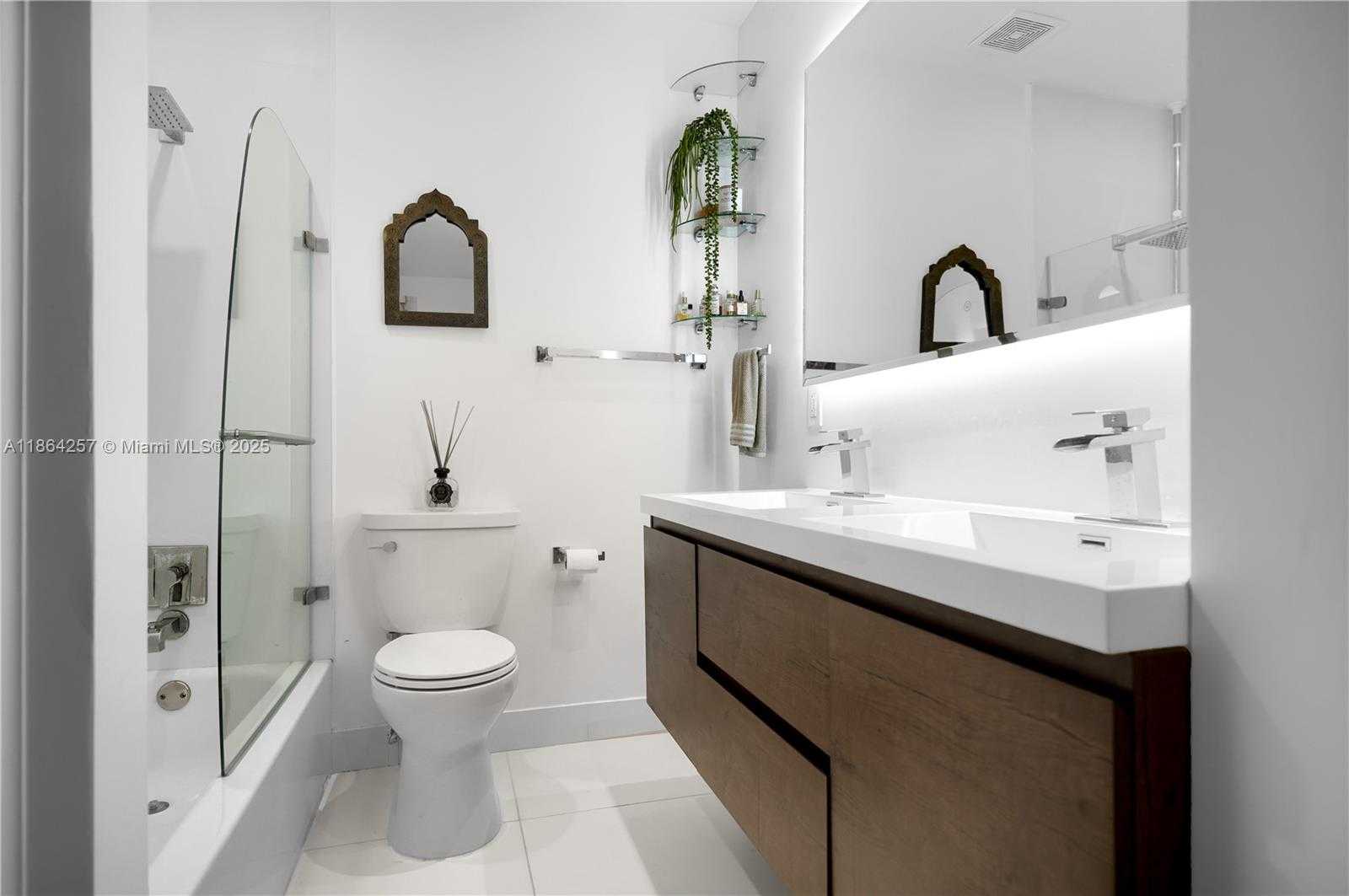 Small Image of 2451 BRICKELL AVE #4L, Miami Number 23