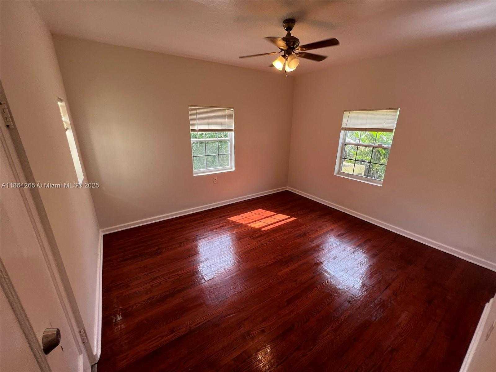 Small Image of 695 NORTH EAST 81ST ST #1, Miami Number 10