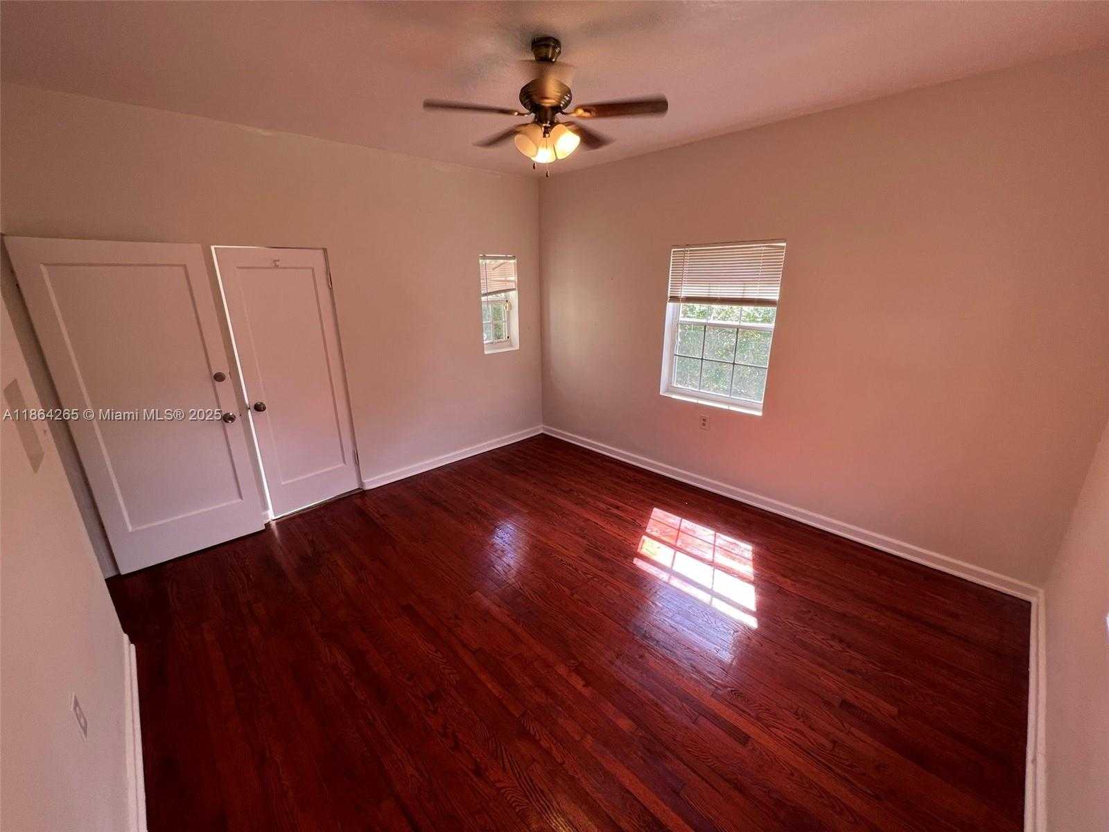 Small Image of 695 NORTH EAST 81ST ST #1, Miami Number 11