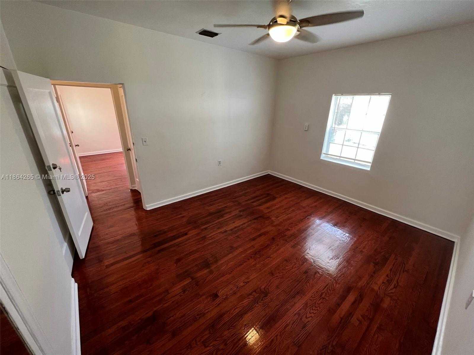 Small Image of 695 NORTH EAST 81ST ST #1, Miami Number 17