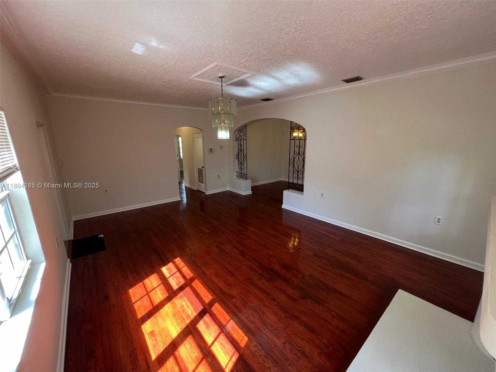 Small Image of 695 NORTH EAST 81ST ST #1, Miami Number 18