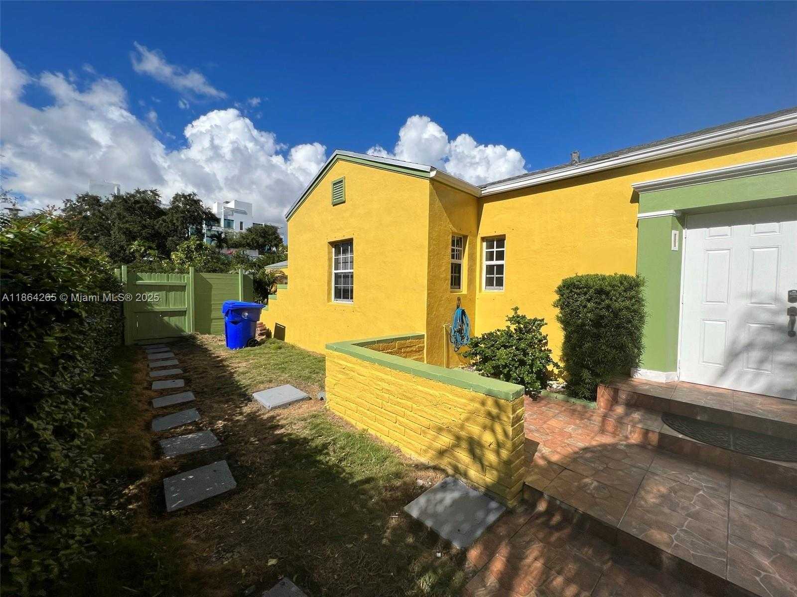 Small Image of 695 NORTH EAST 81ST ST #1, Miami Number 23