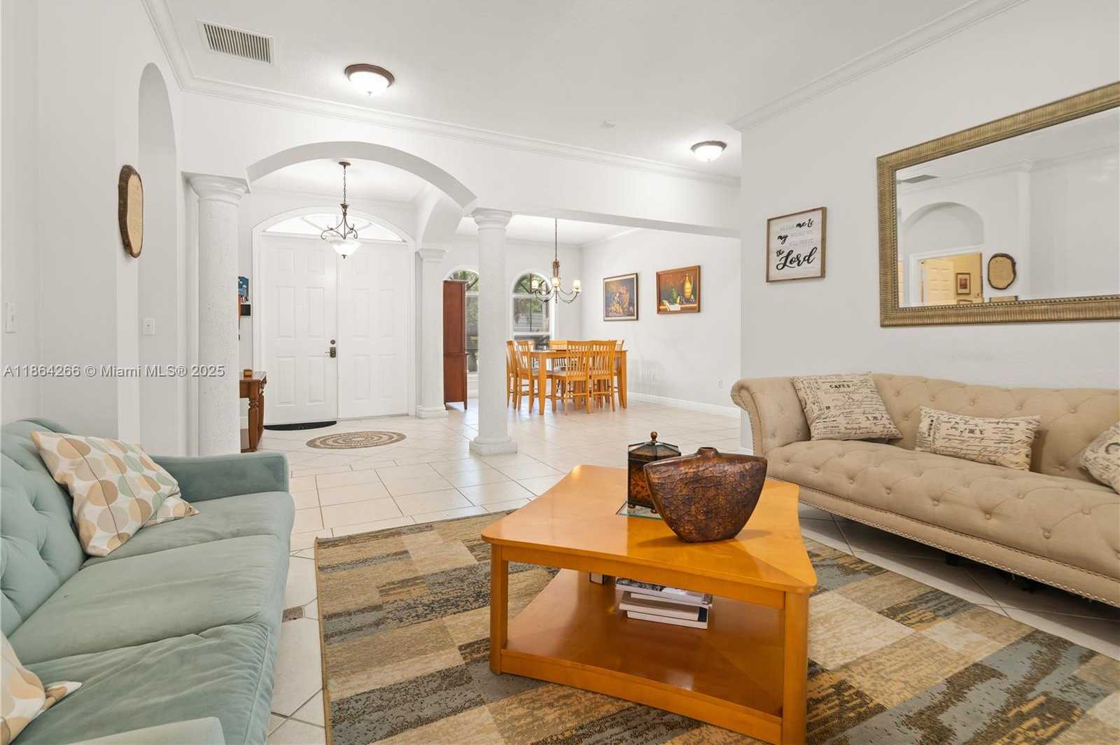 Small Image of 8366 SOUTH WEST 193RD ST, Cutler Bay Number 4