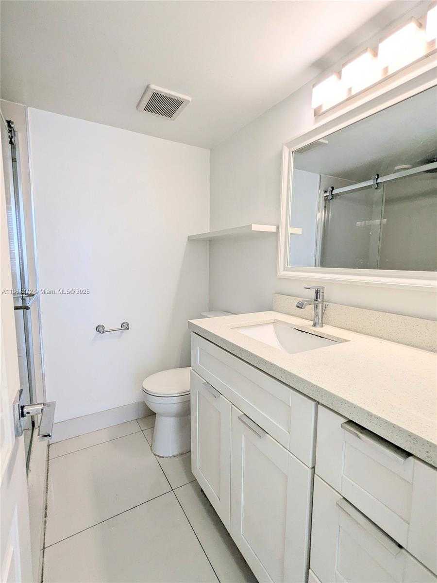 Small Image of 710 WASHINGTON AVE #324, Miami Beach Number 12