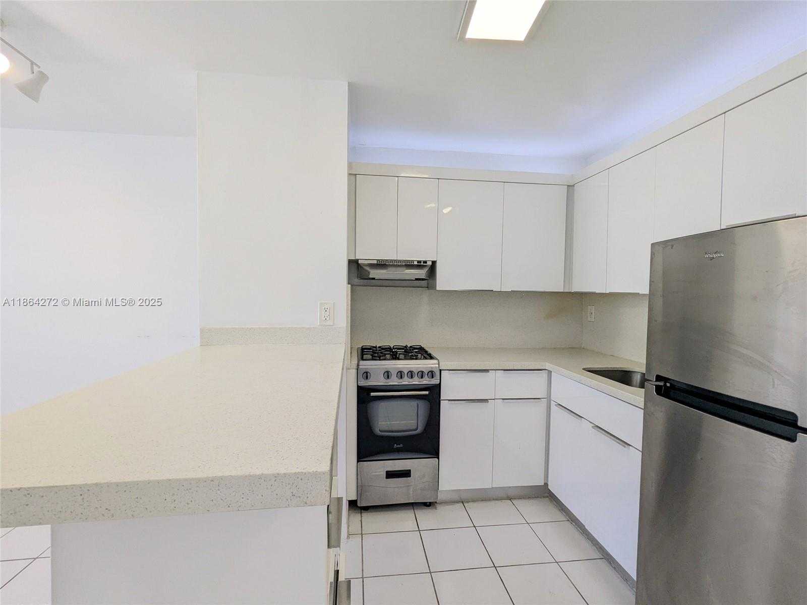 Small Image of 710 WASHINGTON AVE #324, Miami Beach Number 5