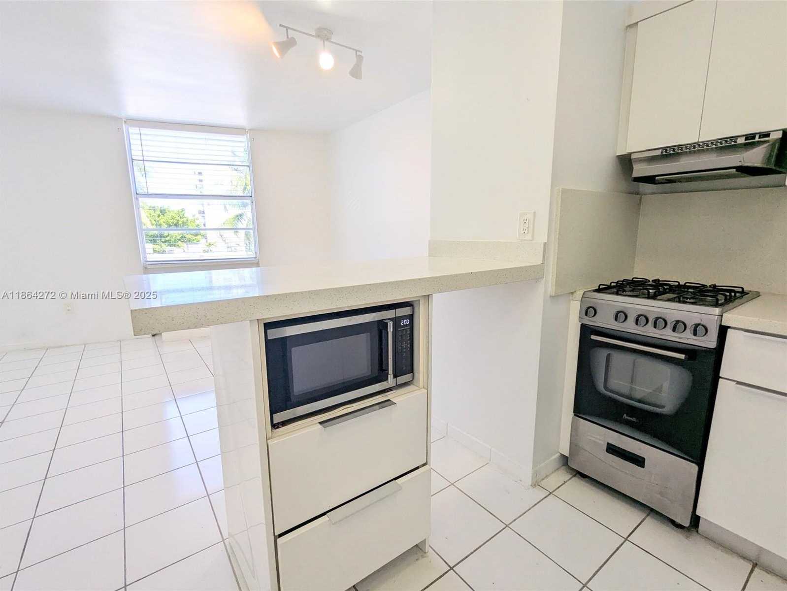 Small Image of 710 WASHINGTON AVE #324, Miami Beach Number 6