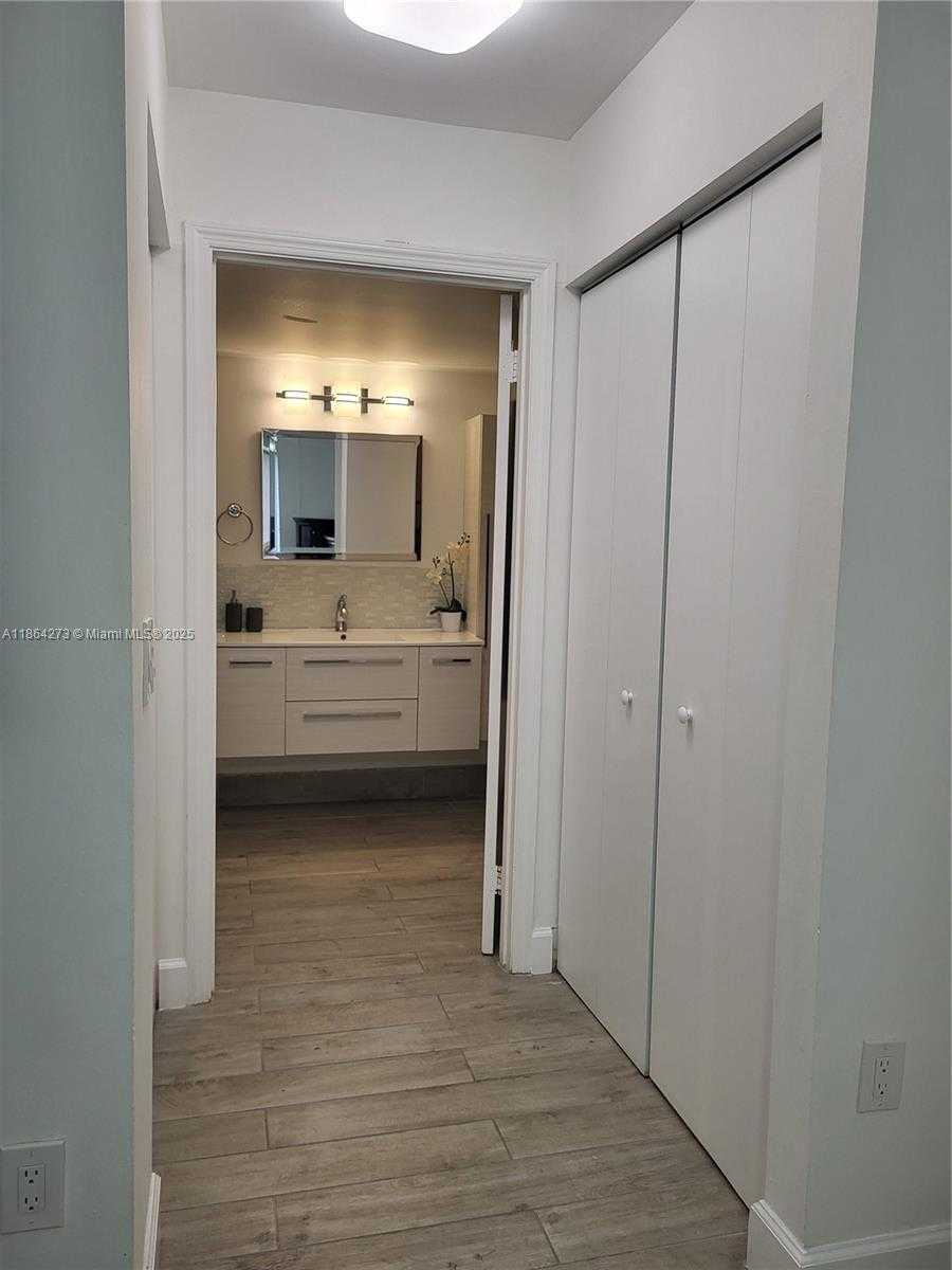 Small Image of 4555 NORTH WEST 99TH AVE #103, Doral Number 12