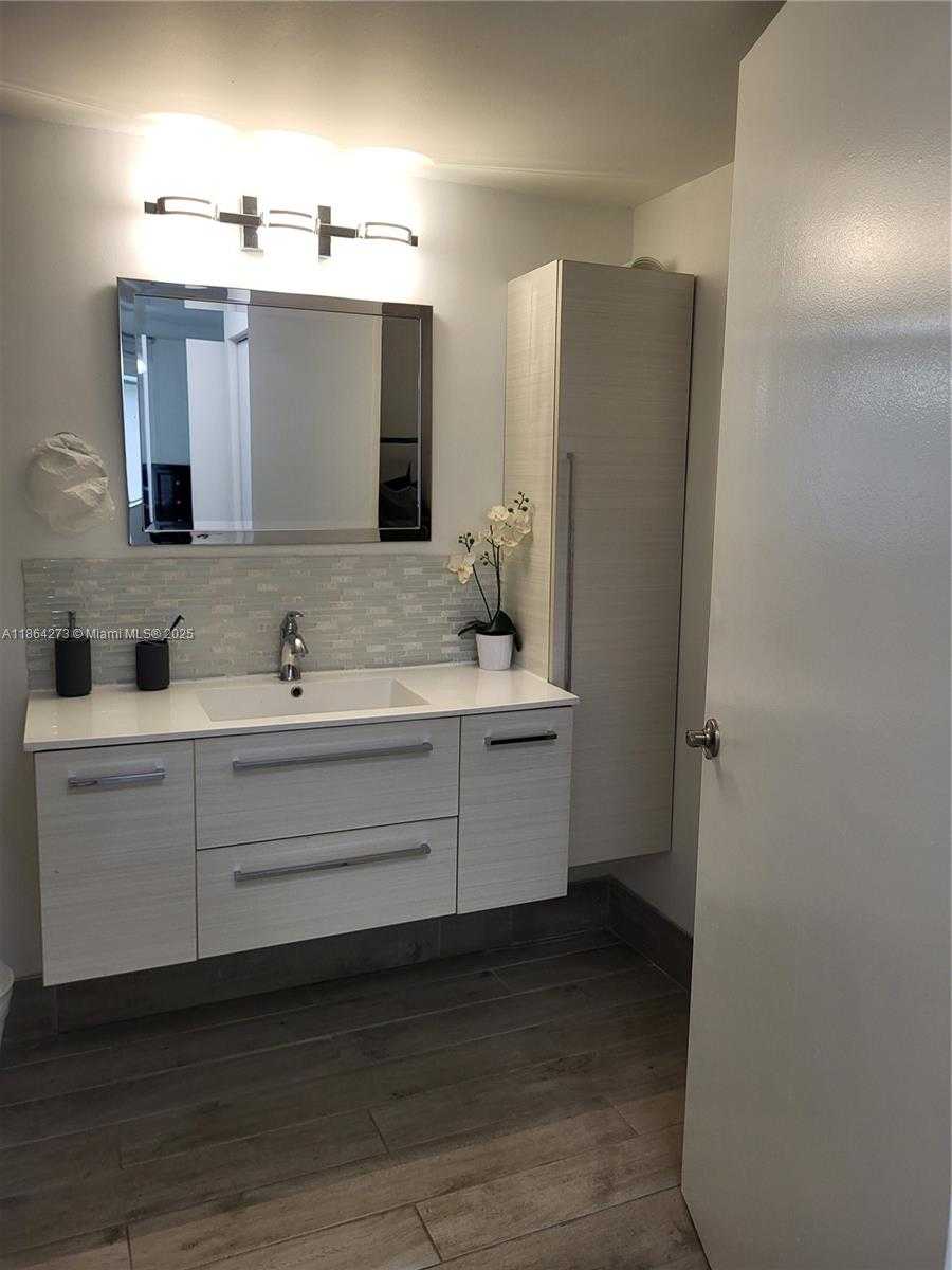 Small Image of 4555 NORTH WEST 99TH AVE #103, Doral Number 14