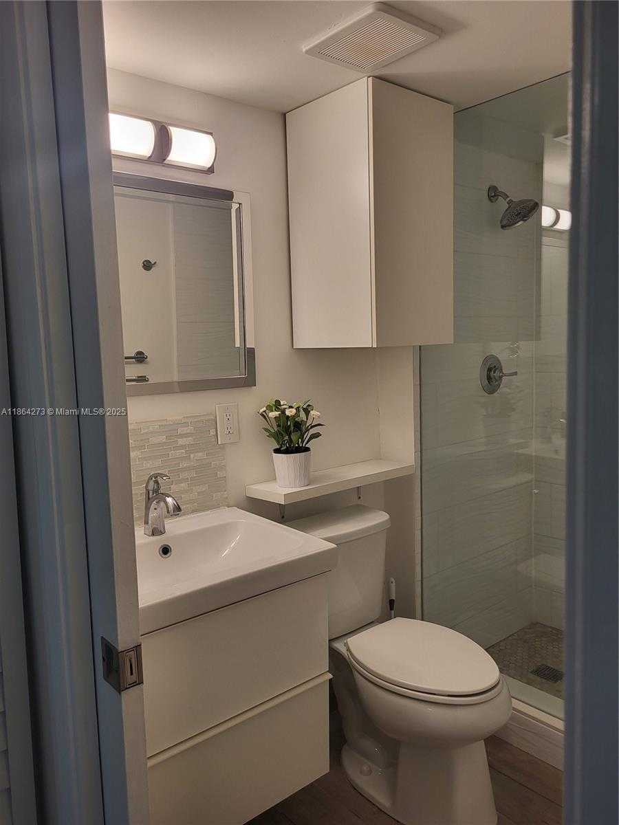 Small Image of 4555 NORTH WEST 99TH AVE #103, Doral Number 21