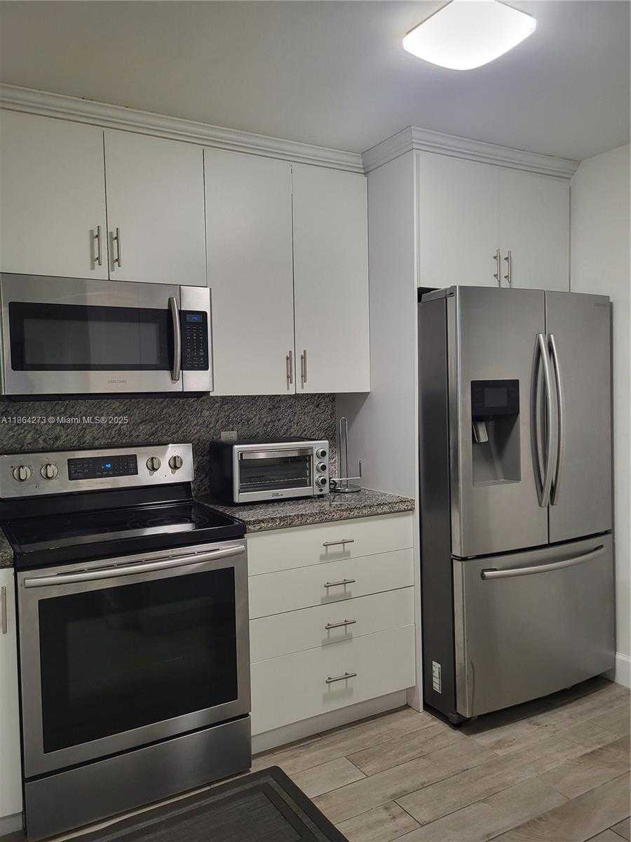 Small Image of 4555 NORTH WEST 99TH AVE #103, Doral Number 4