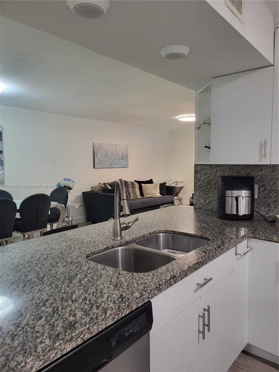 Small Image of 4555 NORTH WEST 99TH AVE #103, Doral Number 5