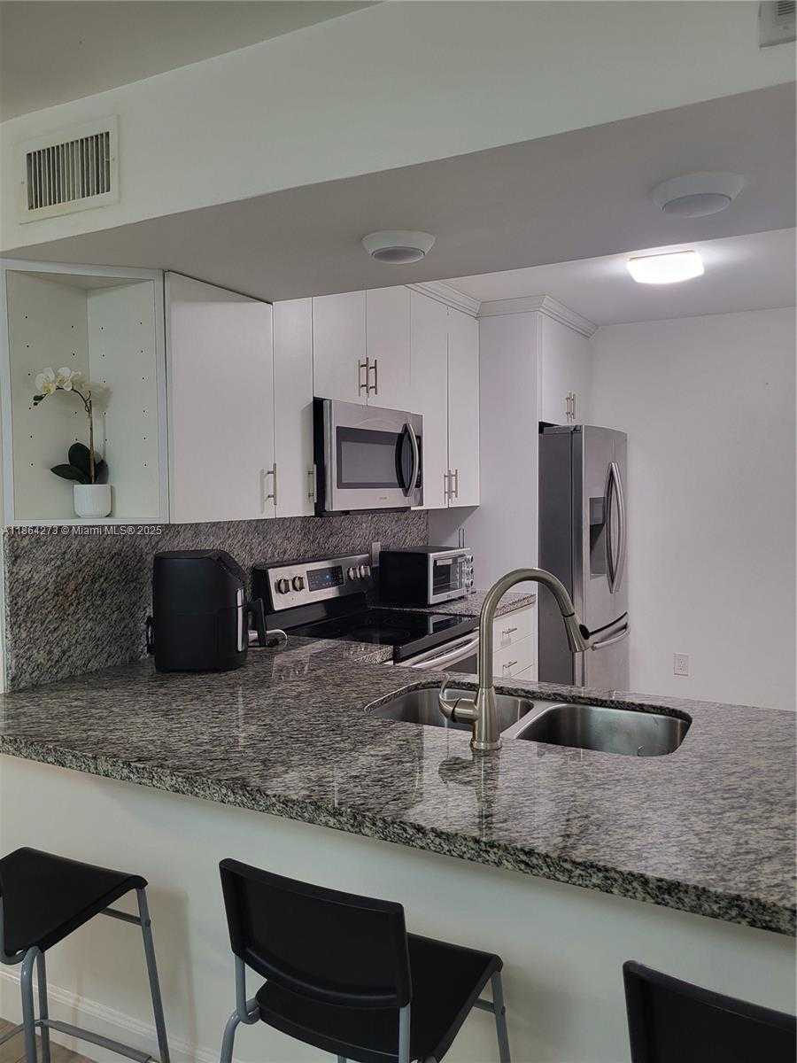 Small Image of 4555 NORTH WEST 99TH AVE #103, Doral Number 6