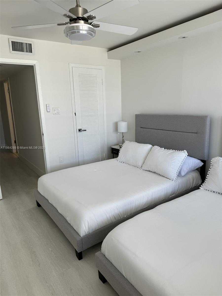 Small Image of 18071 BISCAYNE BLVD #1704, Aventura Number 10