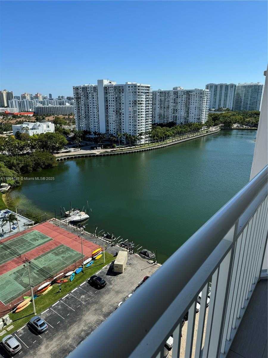 Small Image of 18071 BISCAYNE BLVD #1704, Aventura Number 14