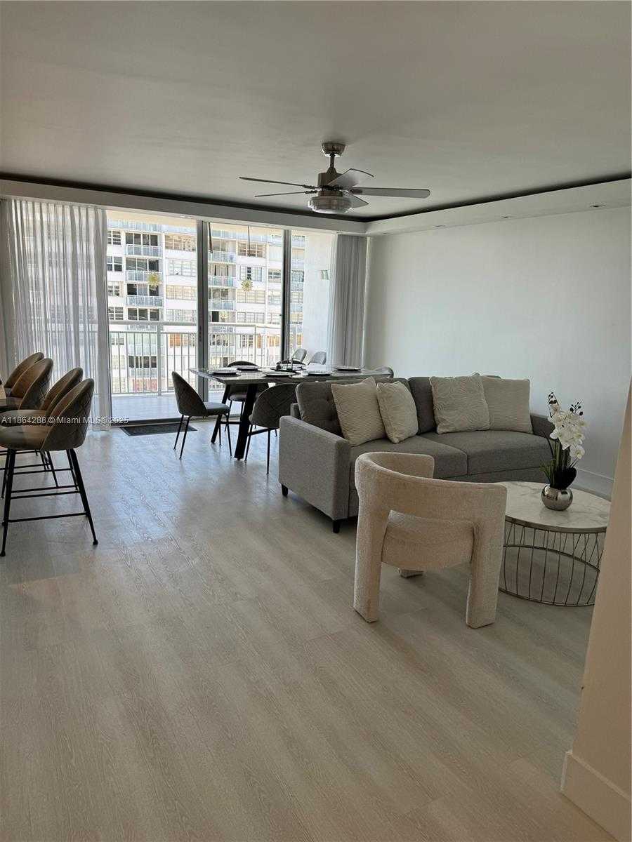 Small Image of 18071 BISCAYNE BLVD #1704, Aventura Number 17