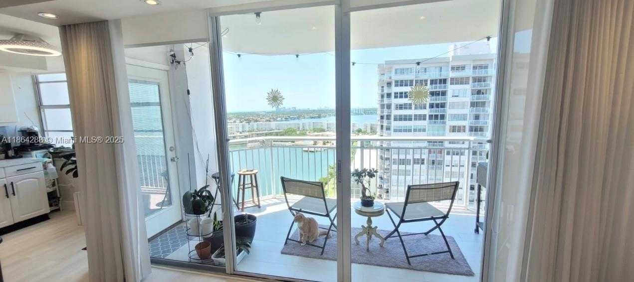 Small Image of 18071 BISCAYNE BLVD #1704, Aventura Number 2