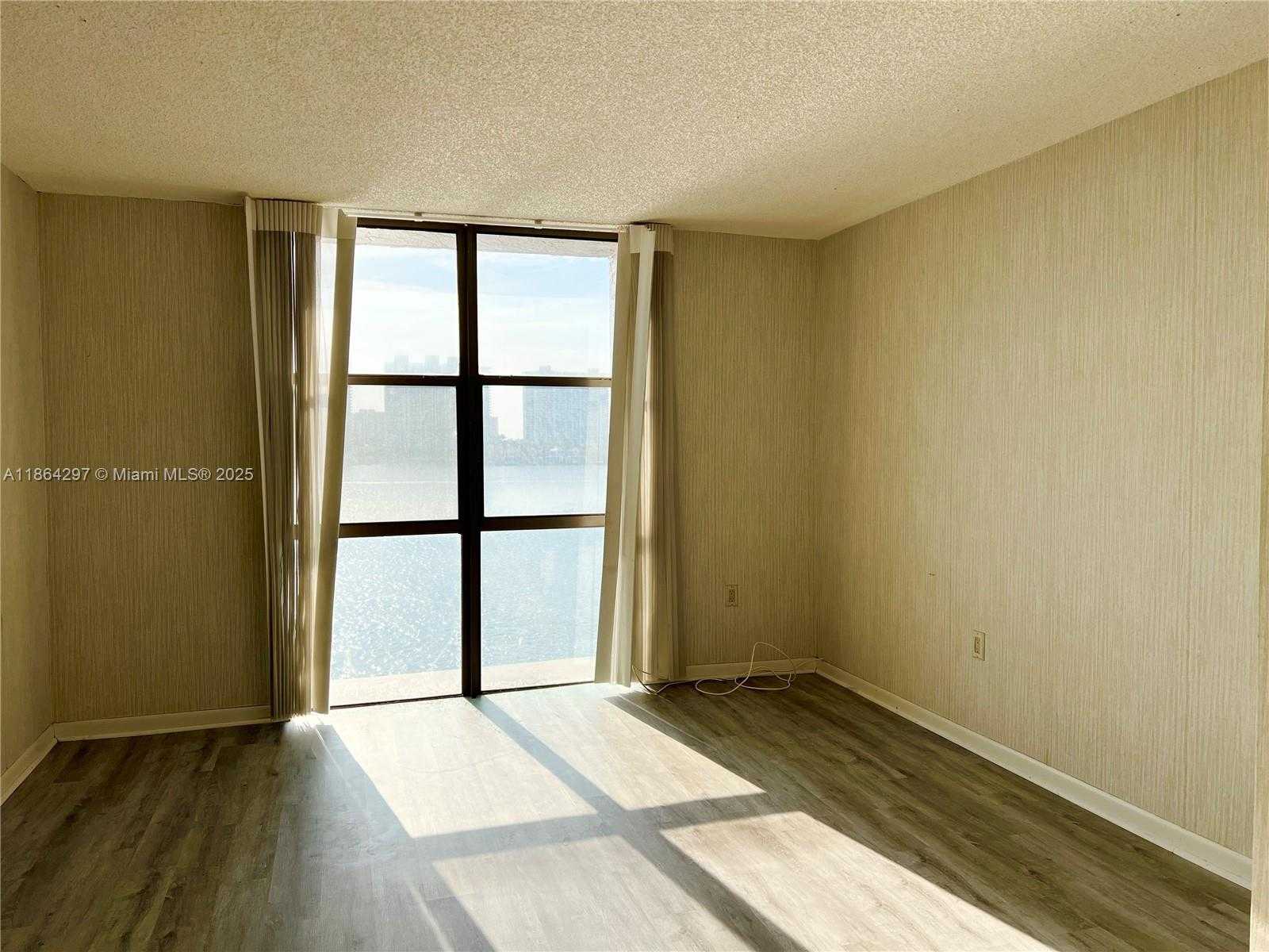 Small Image of 17600 NORTH BAY RD #N701, Sunny Isles Beach Number 12