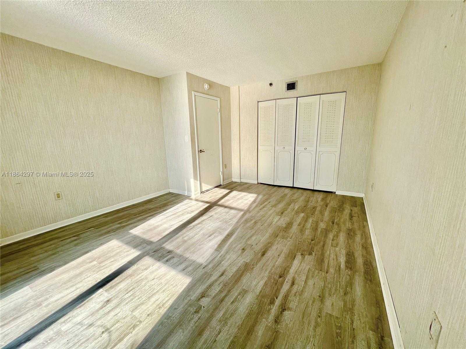 Small Image of 17600 NORTH BAY RD #N701, Sunny Isles Beach Number 21