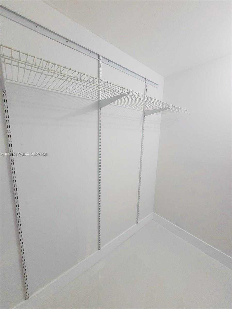 Small Image of 5510 SOUTH WEST 139TH PL, Miami Number 10