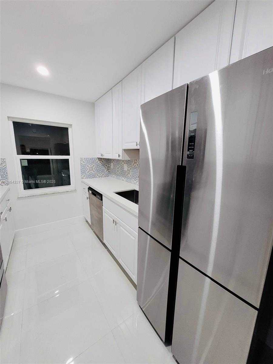 Small Image of 5510 SOUTH WEST 139TH PL, Miami Number 11