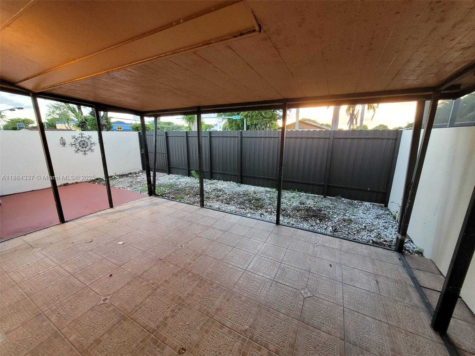 Small Image of 5510 SOUTH WEST 139TH PL, Miami Number 13