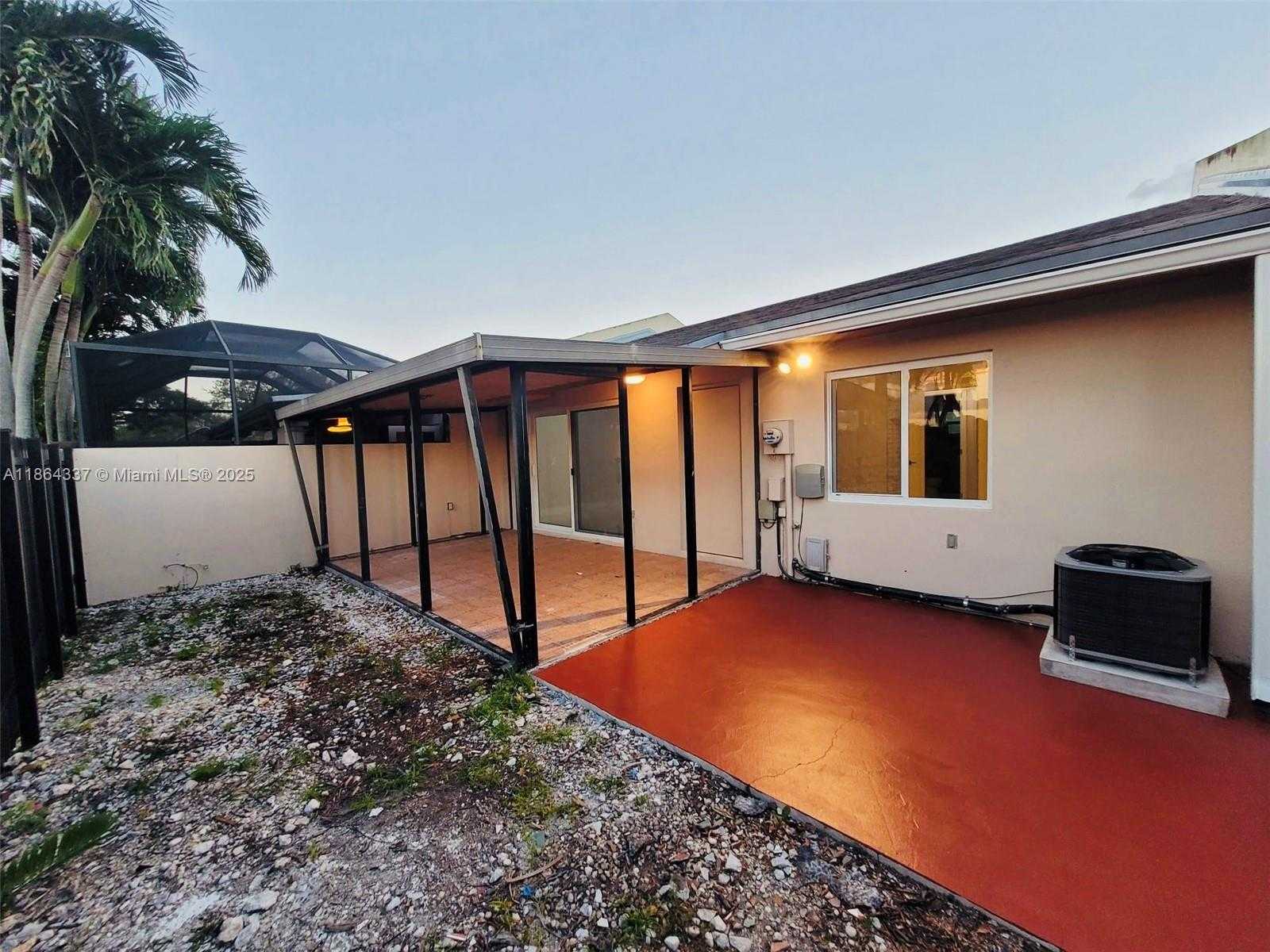 Small Image of 5510 SOUTH WEST 139TH PL, Miami Number 14
