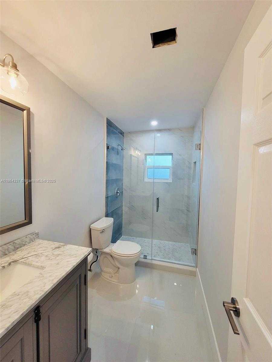 Small Image of 5510 SOUTH WEST 139TH PL, Miami Number 8