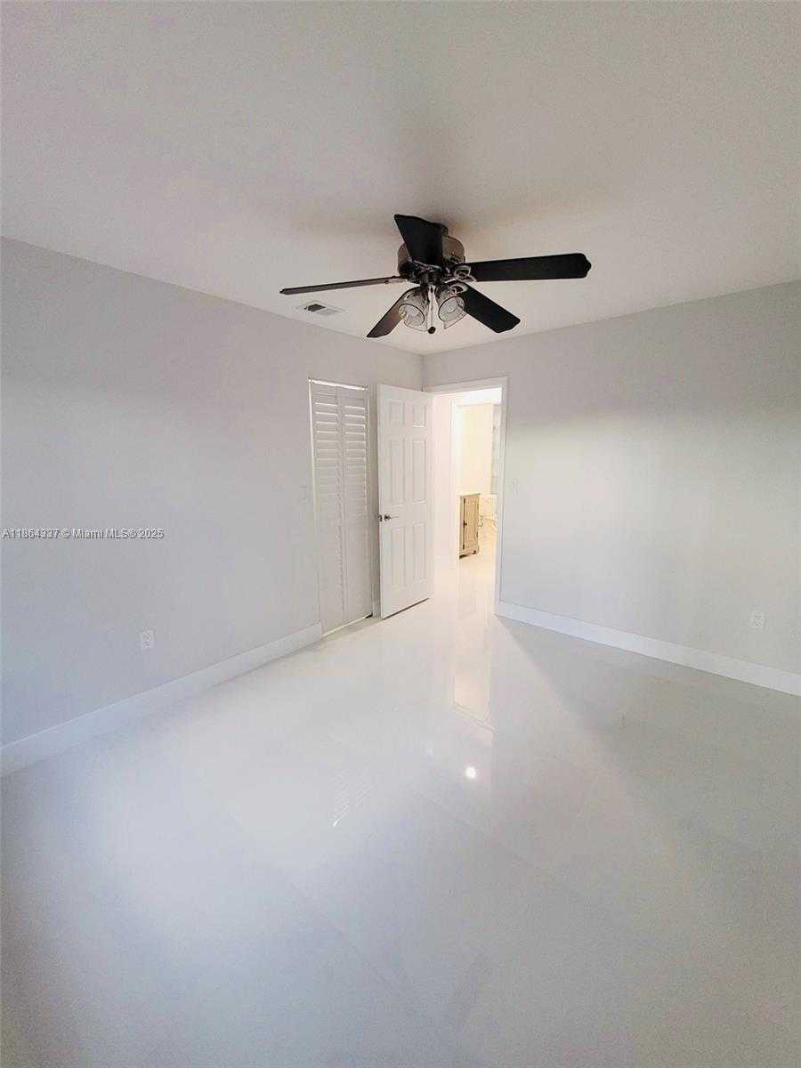 Small Image of 5510 SOUTH WEST 139TH PL, Miami Number 9