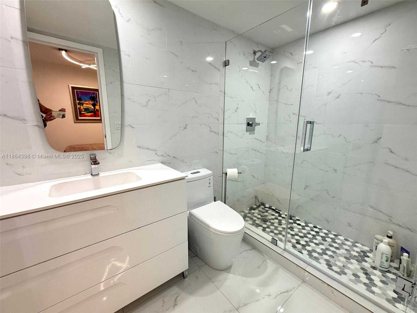 Small Image of 1610 EUCLID AVE #B203, Miami Beach Number 13