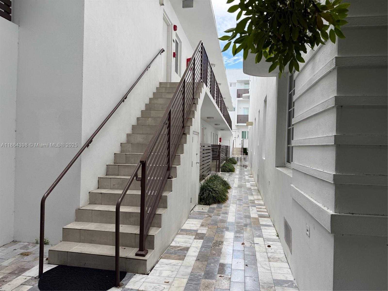 Small Image of 1610 EUCLID AVE #B203, Miami Beach Number 17