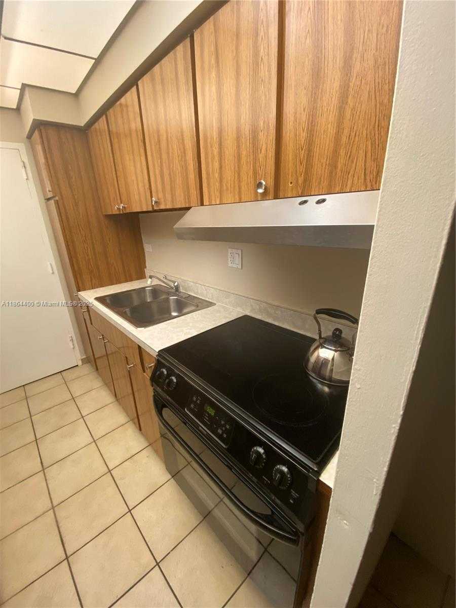 Small Image of 1408 SOUTH EAST BRICKELL BAY DR #216, Miami Number 18