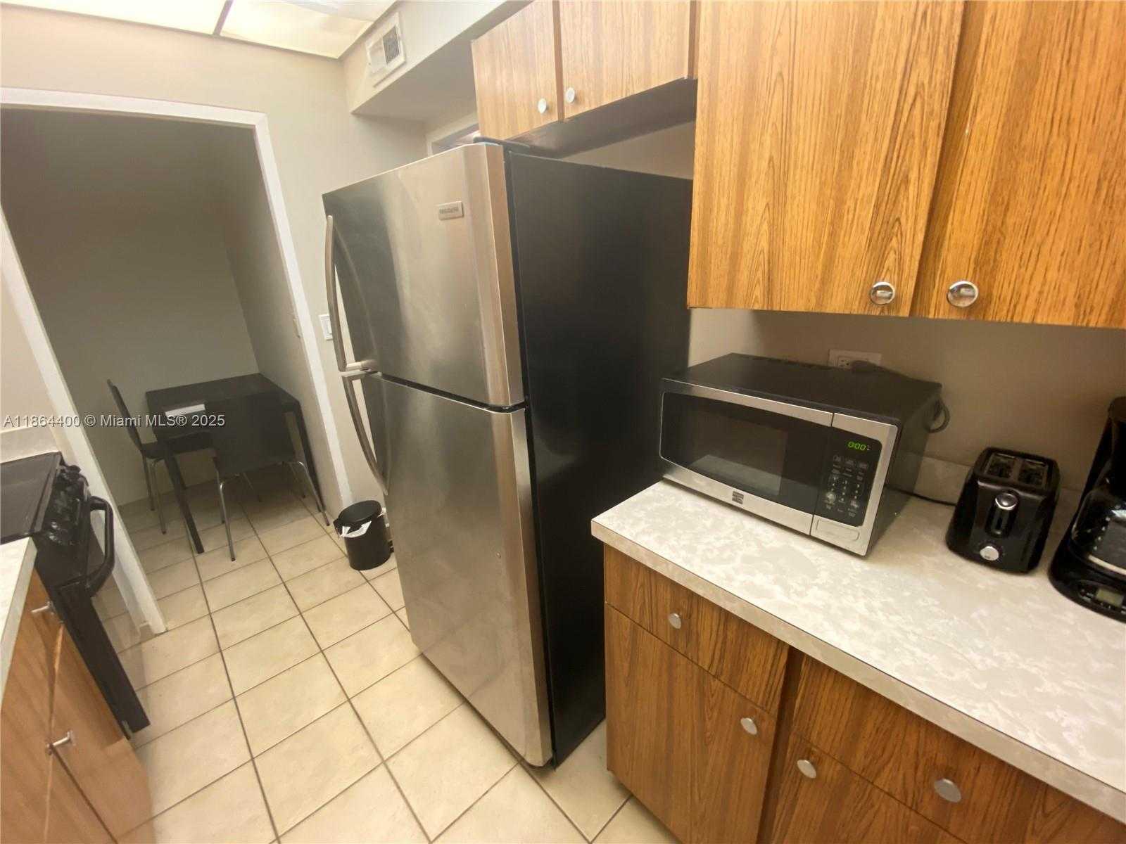 Small Image of 1408 SOUTH EAST BRICKELL BAY DR #216, Miami Number 21