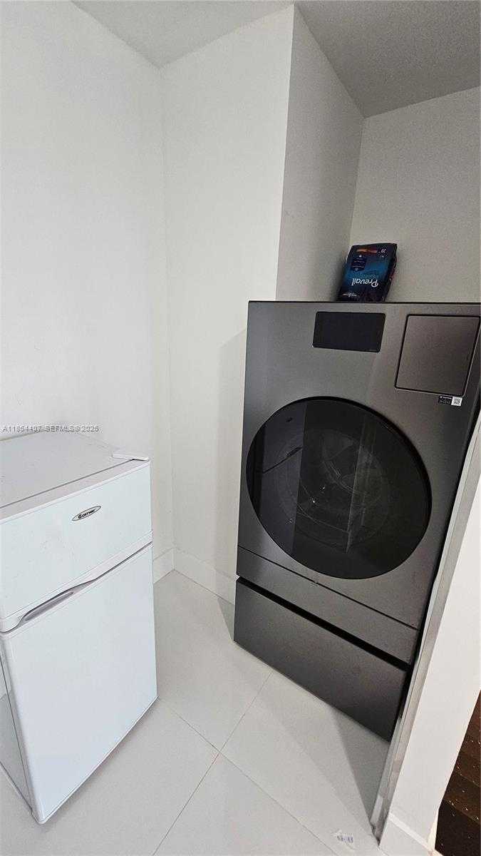 Small Image of 1861 NORTH WEST NORTH RIVER DR #11, Miami Number 17