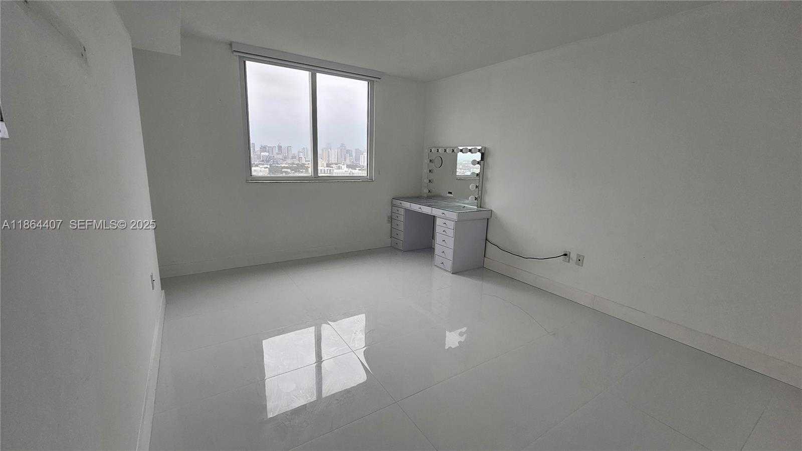 Small Image of 1861 NORTH WEST NORTH RIVER DR #11, Miami Number 18