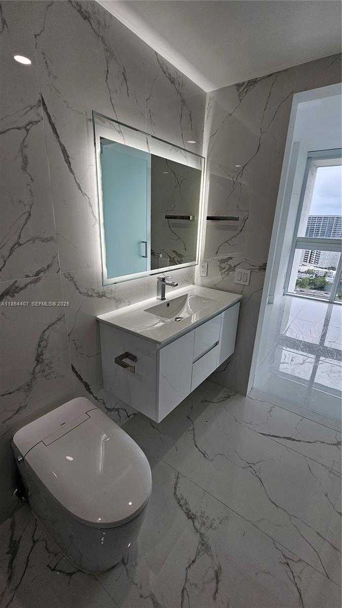 Small Image of 1861 NORTH WEST NORTH RIVER DR #11, Miami Number 33