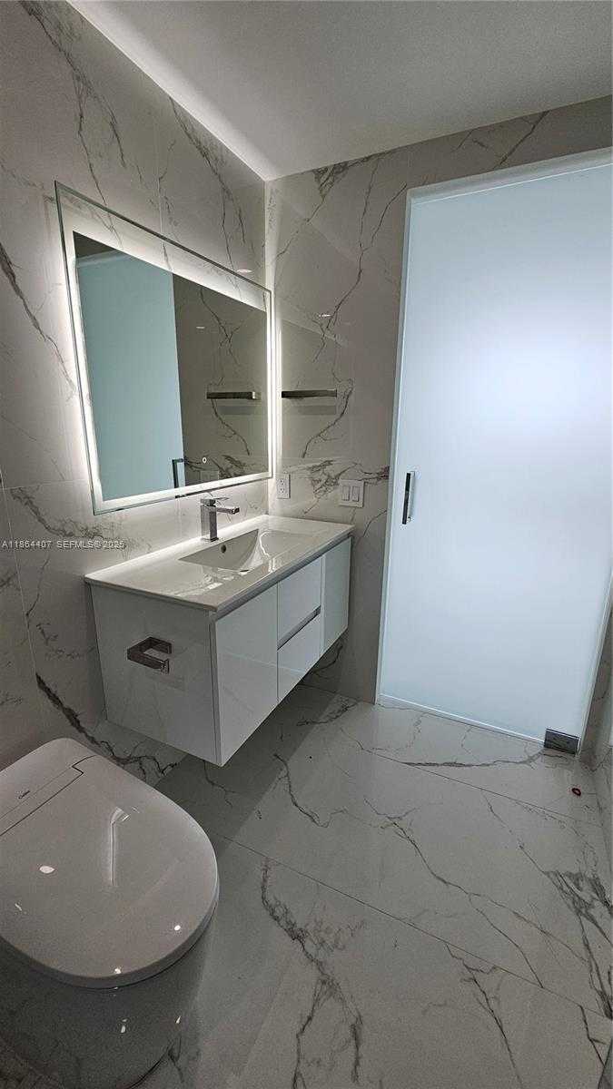 Small Image of 1861 NORTH WEST NORTH RIVER DR #11, Miami Number 34