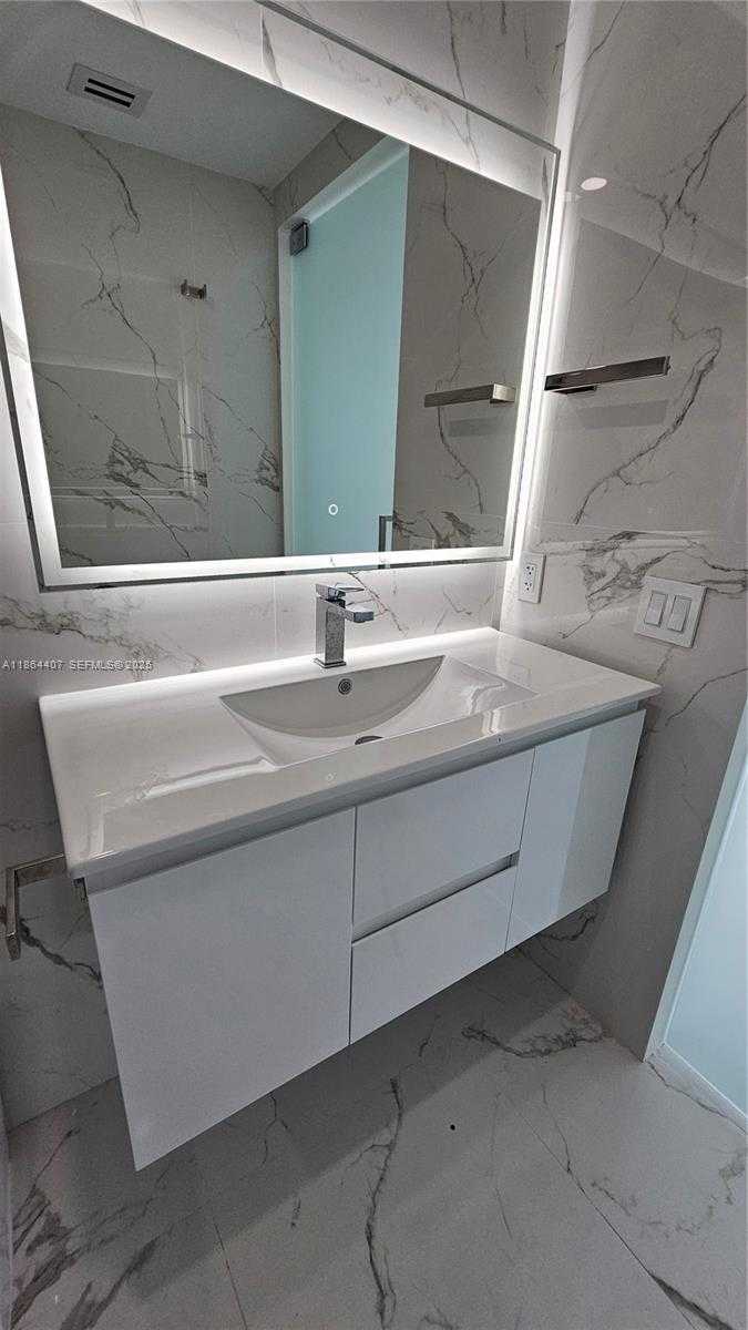 Small Image of 1861 NORTH WEST NORTH RIVER DR #11, Miami Number 35