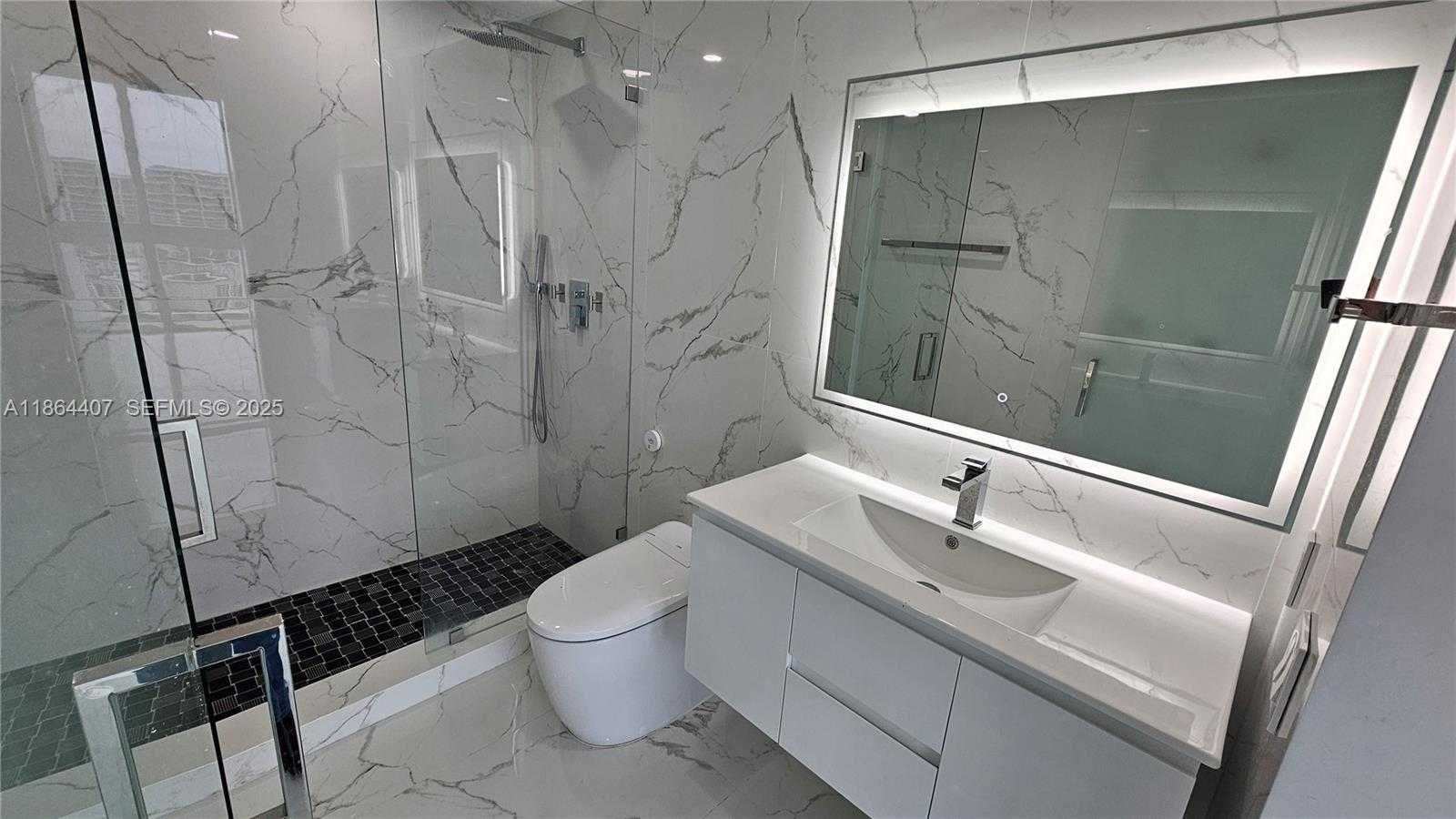 Small Image of 1861 NORTH WEST NORTH RIVER DR #11, Miami Number 36