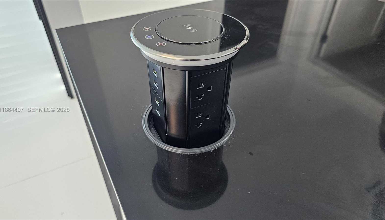 Small Image of 1861 NORTH WEST NORTH RIVER DR #11, Miami Number 4