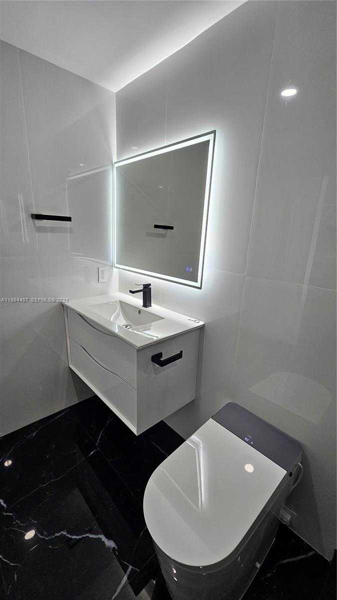 Small Image of 1861 NORTH WEST NORTH RIVER DR #11, Miami Number 44