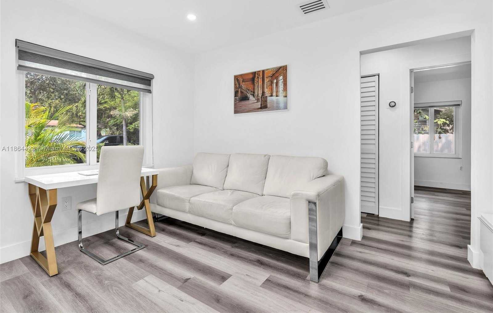Small Image of 886 NORTH EAST 134TH ST, North Miami Number 10