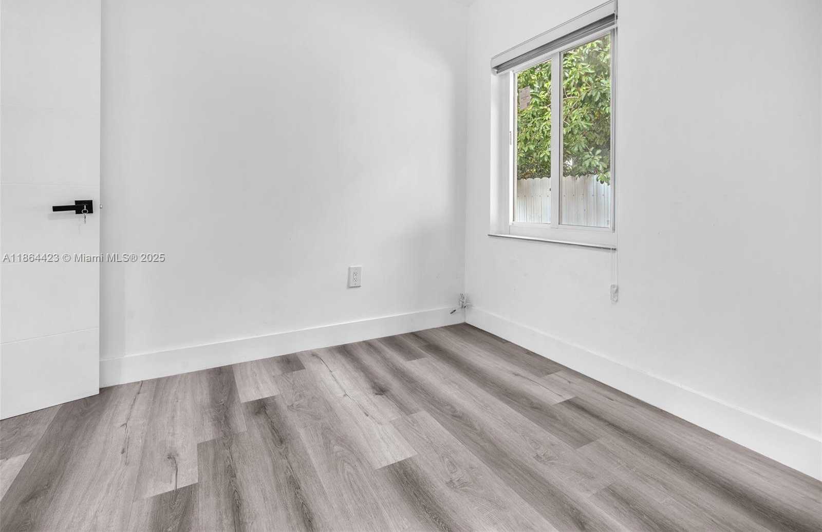 Small Image of 886 NORTH EAST 134TH ST, North Miami Number 15