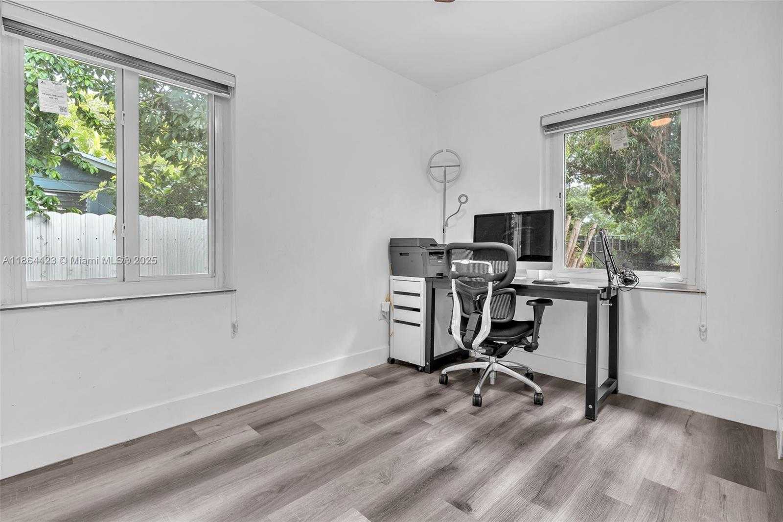 Small Image of 886 NORTH EAST 134TH ST, North Miami Number 16