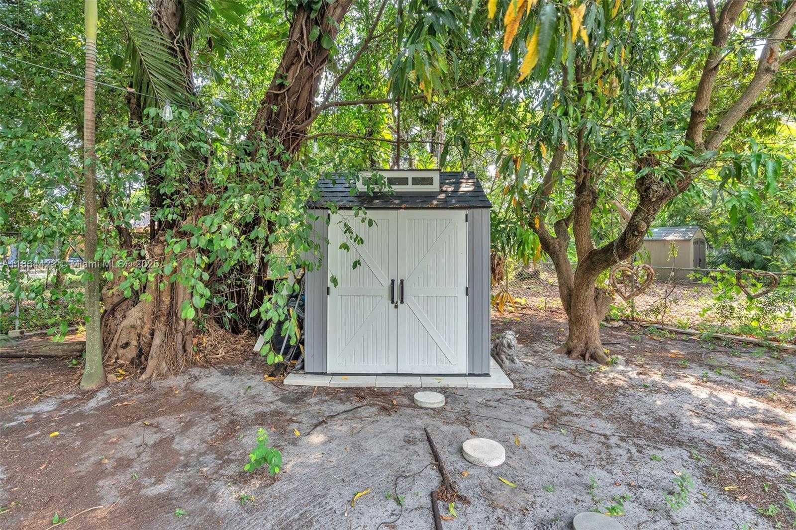 Small Image of 886 NORTH EAST 134TH ST, North Miami Number 26