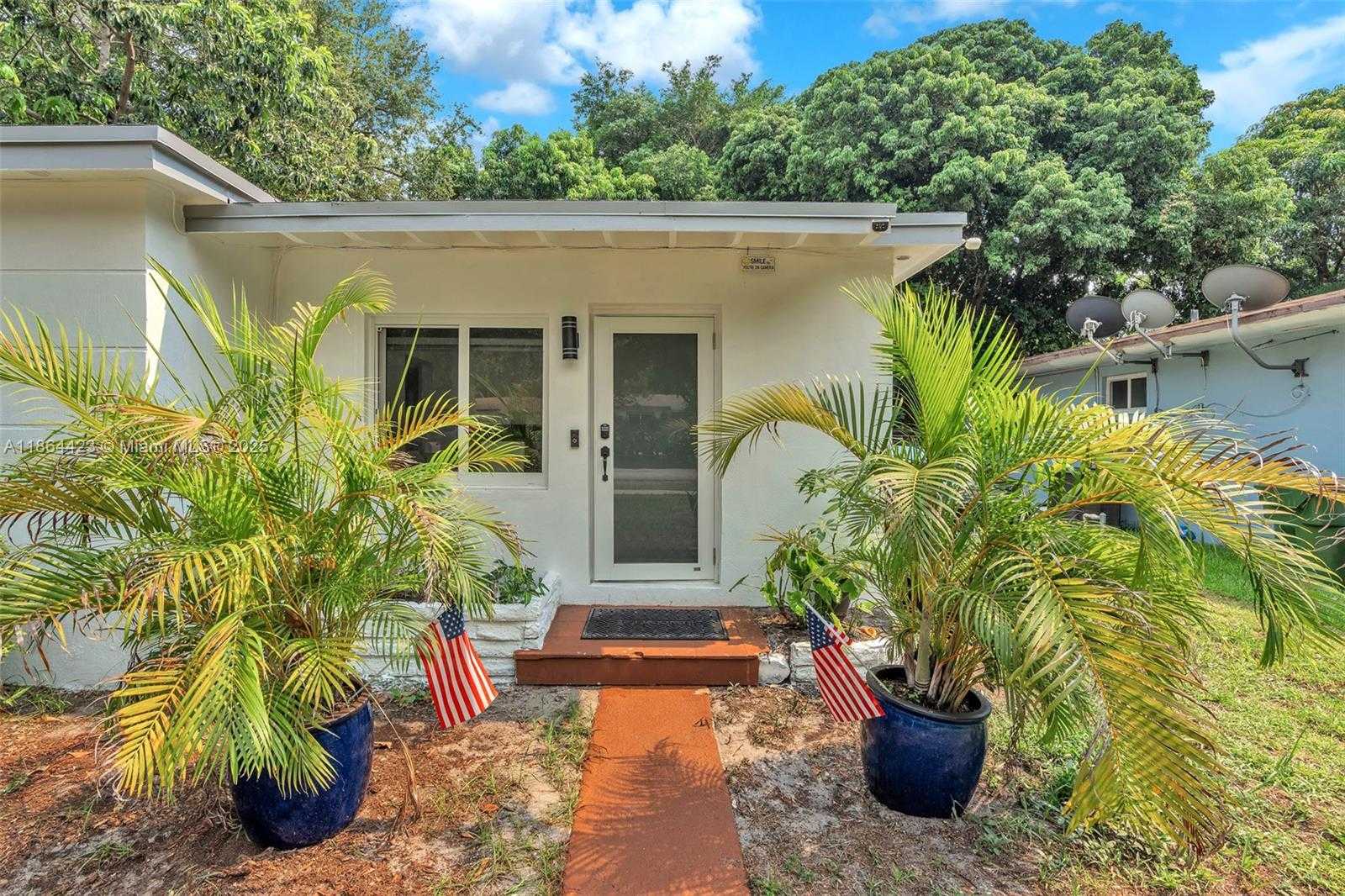 Small Image of 886 NORTH EAST 134TH ST, North Miami Number 30